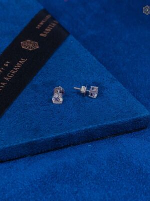 Grande Solitaire Studs